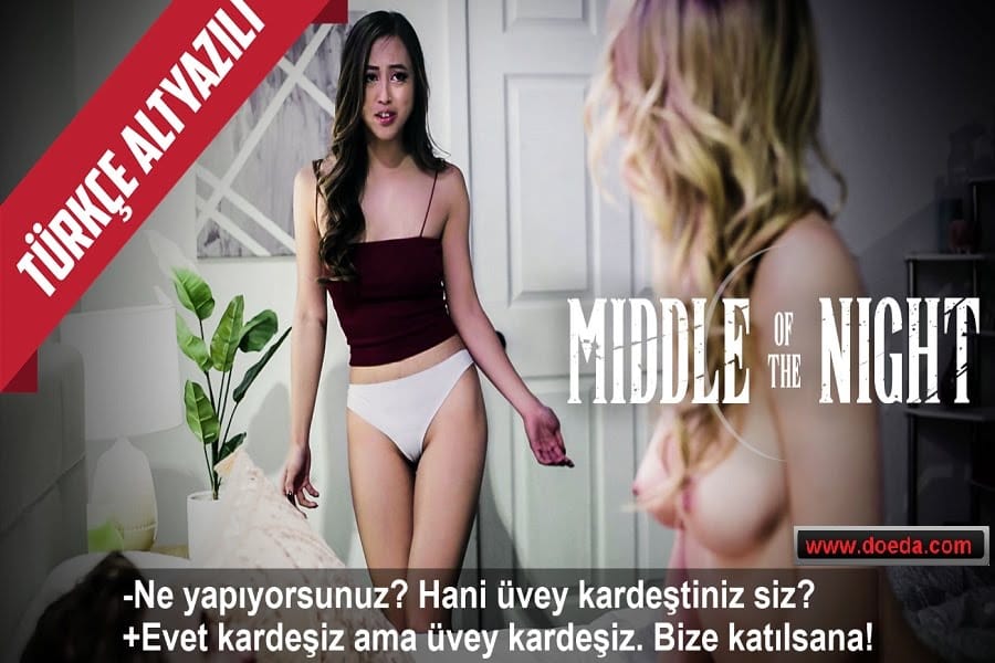 Arkadaşını Üvey Kardeşiyle Sikişirken Gören Masum Kızın Orgazmı