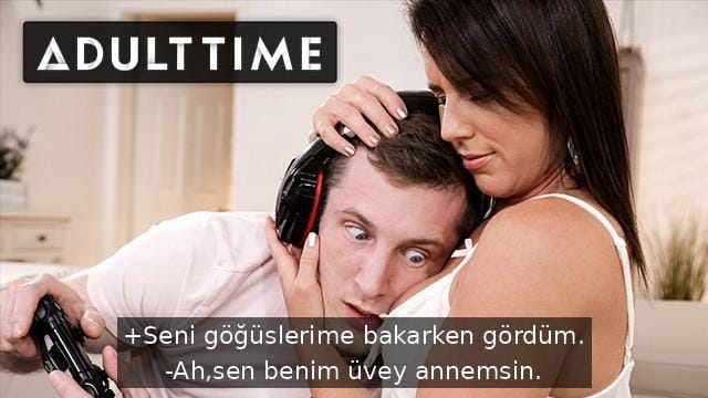 Başını Oyundan Kaldırmayan Üvey Oğlunu Gafil Avlayıp Sikişmek İçin Tahrik Ediyor