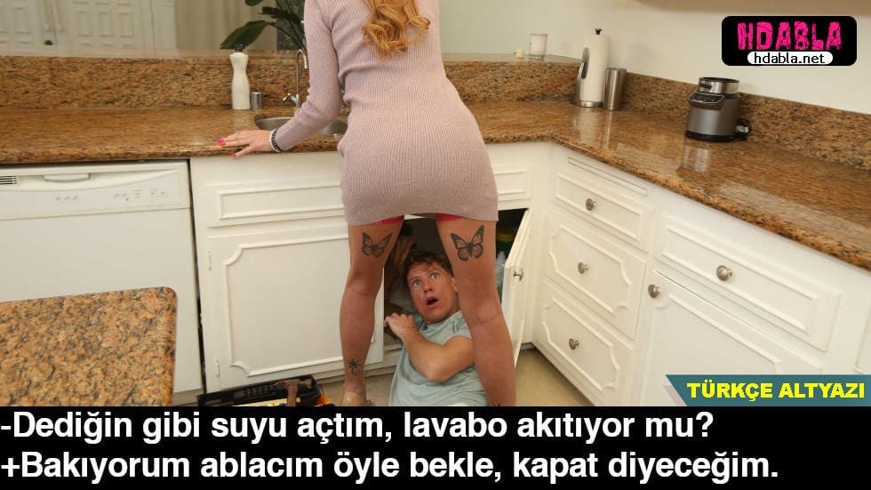 Lavaboyu tamir ederken arkadaşın Annesinin altına gözüm kaydı