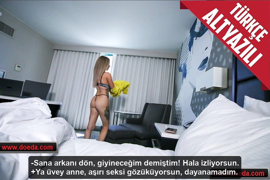 Önünde Soyunan Tangalı Üvey Annesine İltifat Sikiş Getirdi